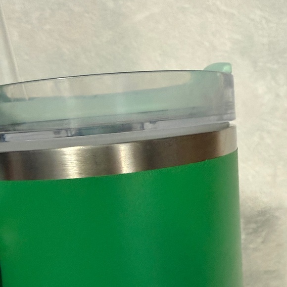 Stanley Emerald Green Travel quencher Tumbler with Handle - Picture 5 of 10